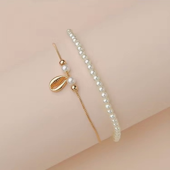 Dainty Faux Pearl Gold Toned Shell Anklet Set - Picture 2 of 5